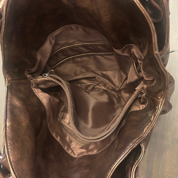 Nicole Brown Shoulder Bag with Supple Leather and Ruched Details - Picture 3 of 3